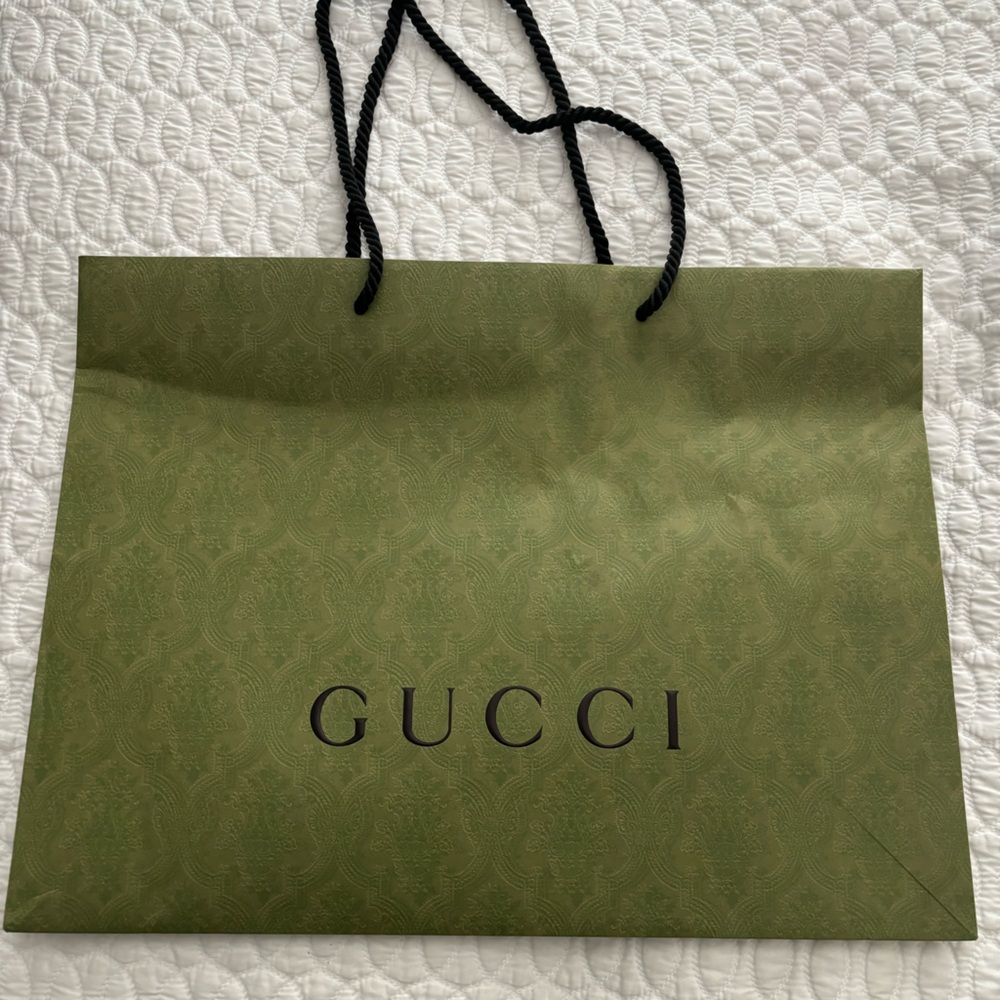 Gucci medium shopping bag
